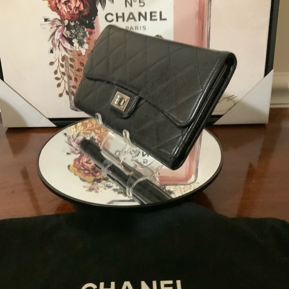 Chanel Aged 2.55 Reissue Long Flap Wallet Matelasse Aged Calfskin. EUC 🌟